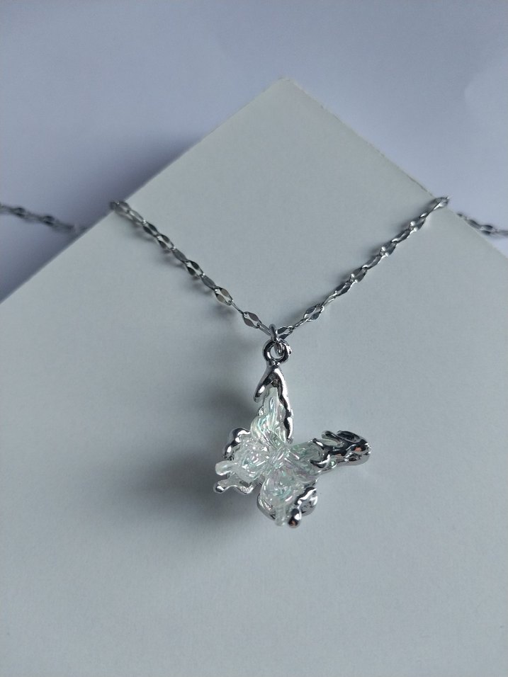 Beyaz Hologramlı Kelebek Kolye - Görsel 2