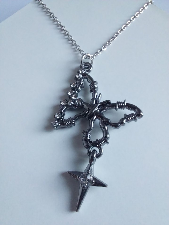 Siyah Yıldızlı Kelebek Kolye - Görsel 2