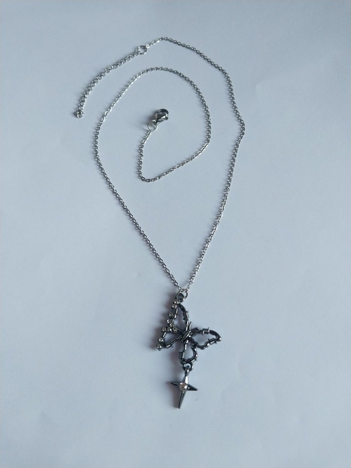Siyah Yıldızlı Kelebek Kolye - Görsel 3