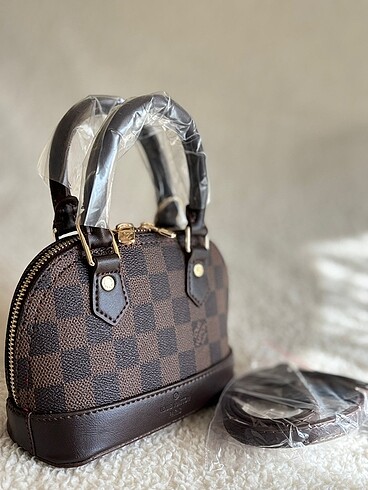 Louis Vuitton Louis Vuitton