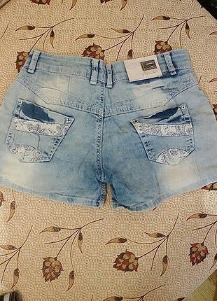 Armani Jeans az kullanıldı