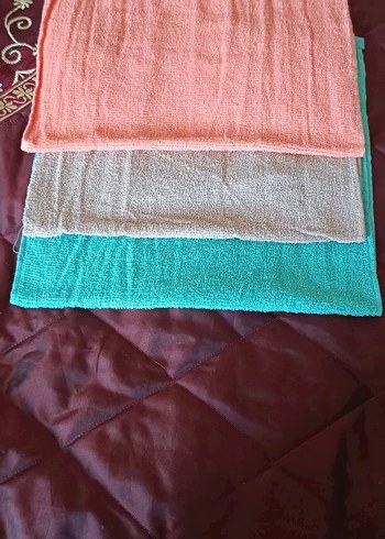 Pastel renklerde çoklu havlu seti