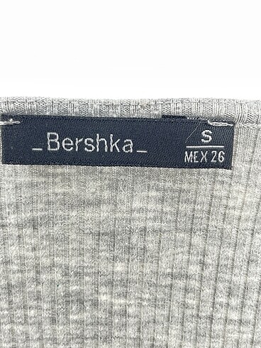 s Beden gri Renk Bershka T-shirt %70 İndirimli.