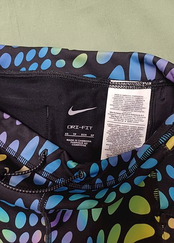 xs Beden çeşitli Renk Renkli Nike Kadın Tayt, XS