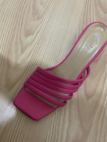 Pembe terlik topuklu