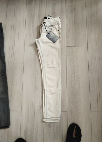Kadın Beyaz Normal Boy Pamuklu Kemerli Skinny Pantolon