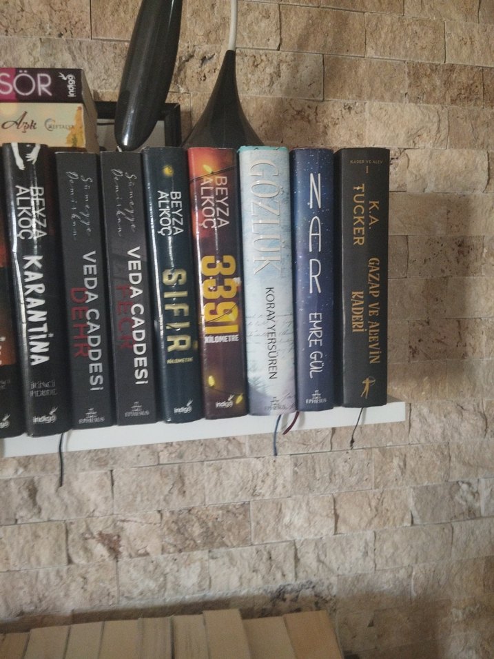 VEDA CADDESİ Romanı bir kitap 250 TL - Görsel 3