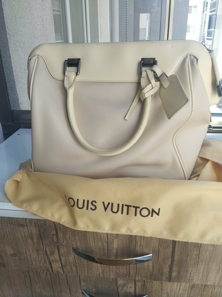 Louis Vuitton Sarı Desenli  Çantası - Görsel 2