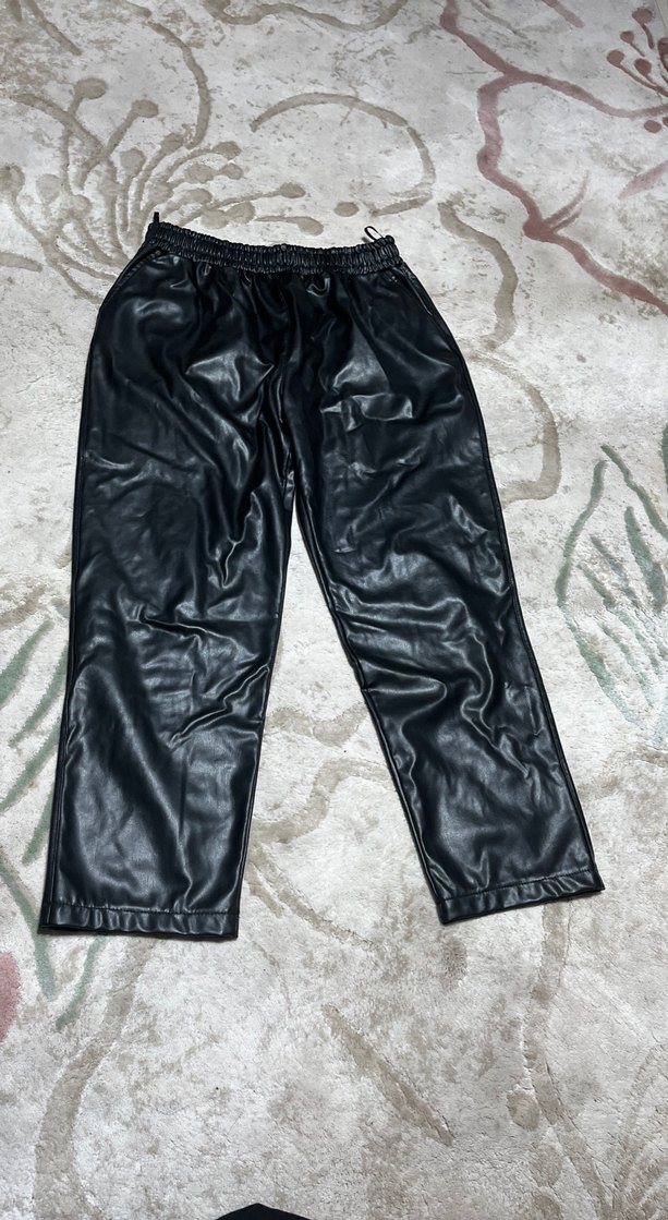 Deri Siyah Bol Kesim Kadın Pantolon - Görsel 2