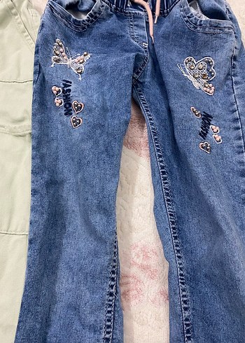 2 tane Nakışlı, bol kesim, düğmeli kız  çocuk pantolonu - Görsel 3