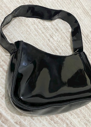 Parlak Siyah Deri Tokalı Kadın Çantası 2 tane - Görsel 7