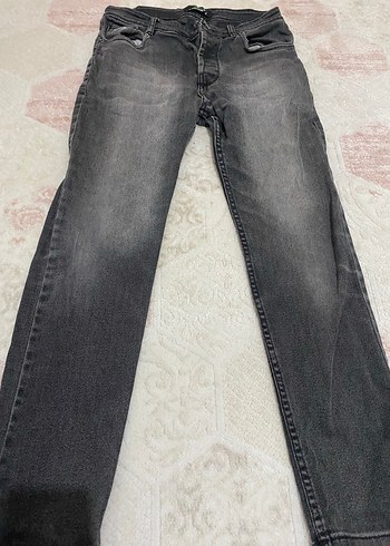 Lacoste Koyu Gri Yikamali Dar Kesim Erkek Jean