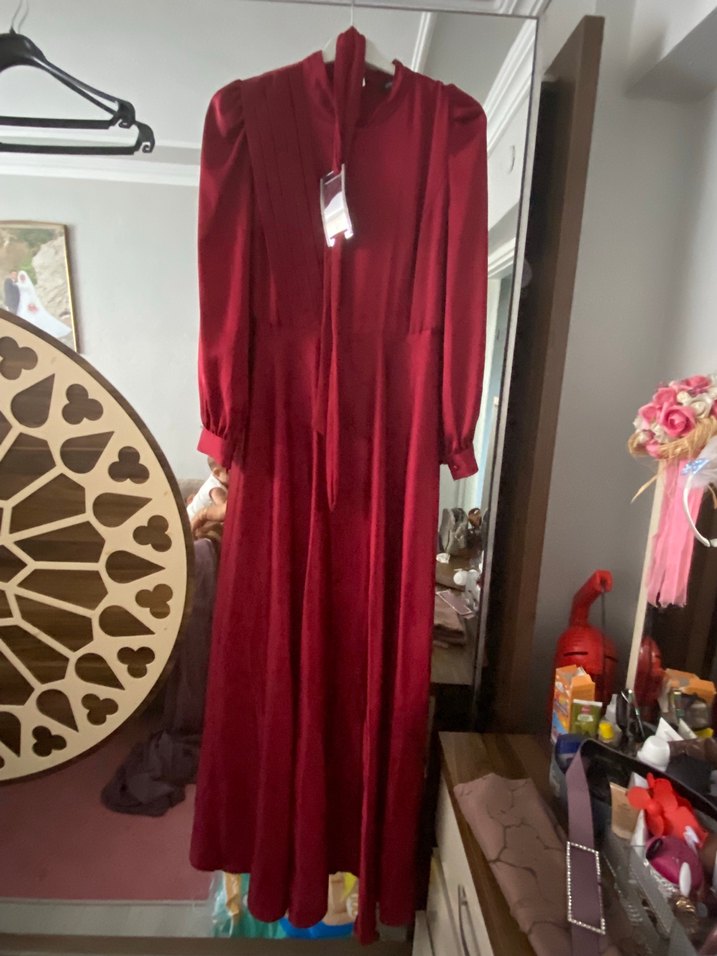 Elbisem 2 veya 3kere giyildi doğum yaptım olmuyo Oyüzden satıyor - Görsel 2