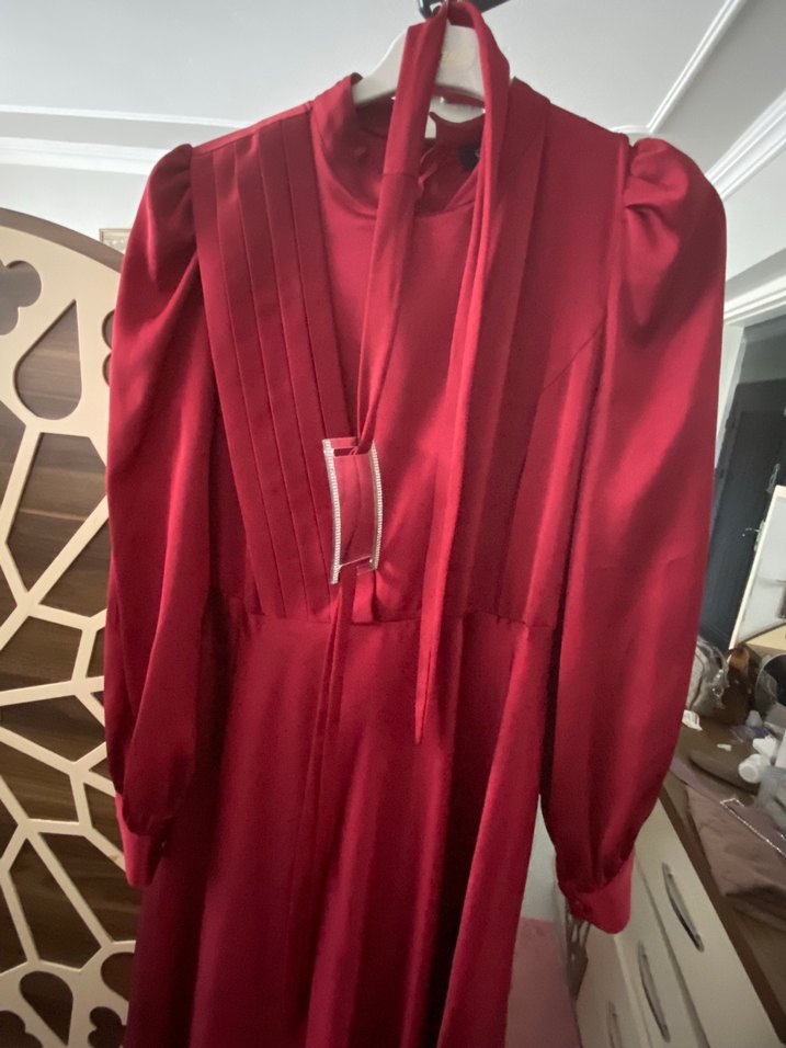 Elbisem 2 veya 3kere giyildi doğum yaptım olmuyo Oyüzden satıyor - Görsel 4