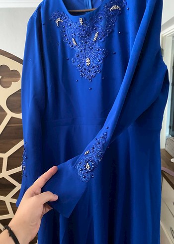 Mavi Nakışlı Uzun Salaş Kadın Elbise - Görsel 3