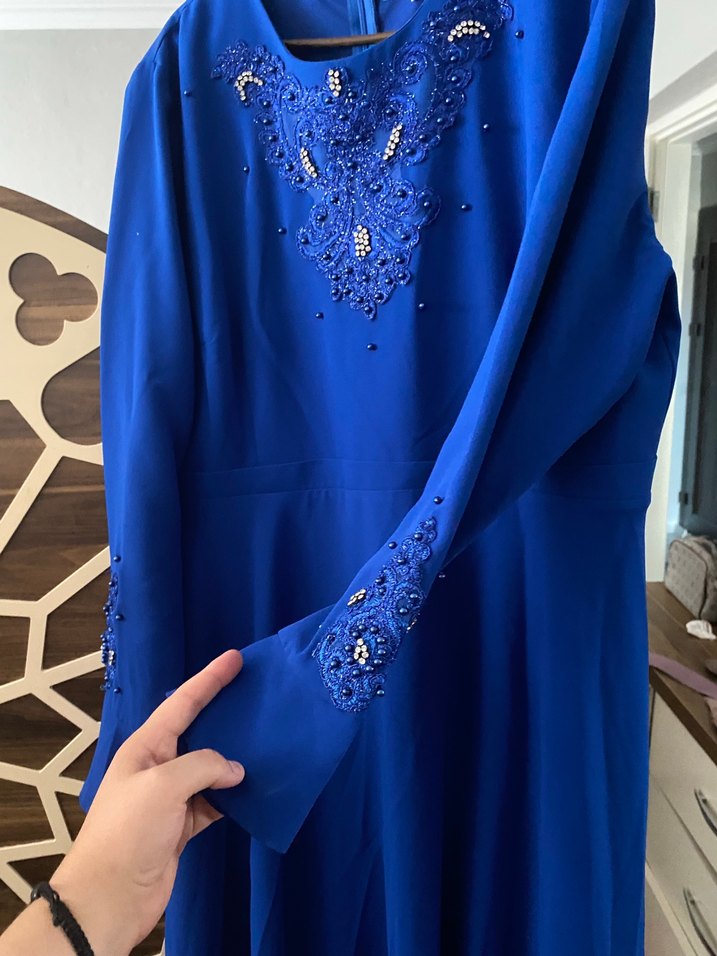 Mavi Nakışlı Uzun Salaş Kadın Elbise - Görsel 3