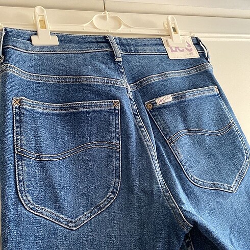 xl Beden Lee x H&M jean