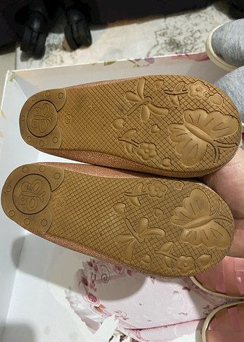 Kız Çocuk Bej Parlak Fiyonklu Babet - Görsel 3