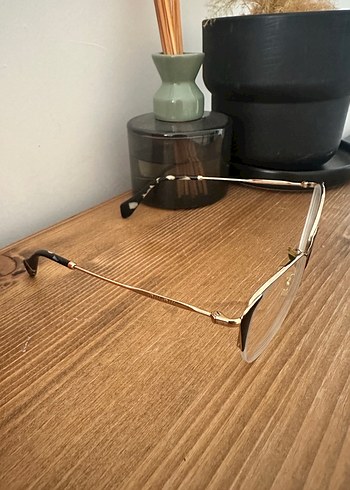Beden Miu Miu Bej Parlak Minimalist Kadın Gözlüğü
