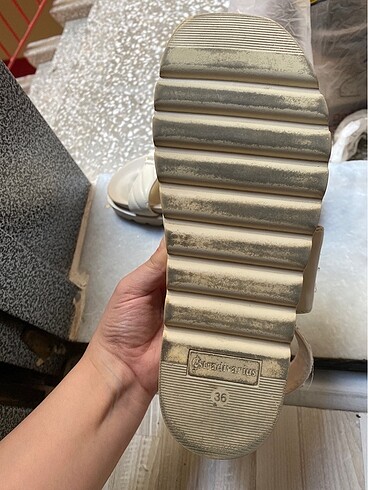 36 Beden Stradivarius bej sandalet