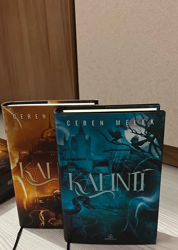  Ceren Melek'ten İki Roman Seti