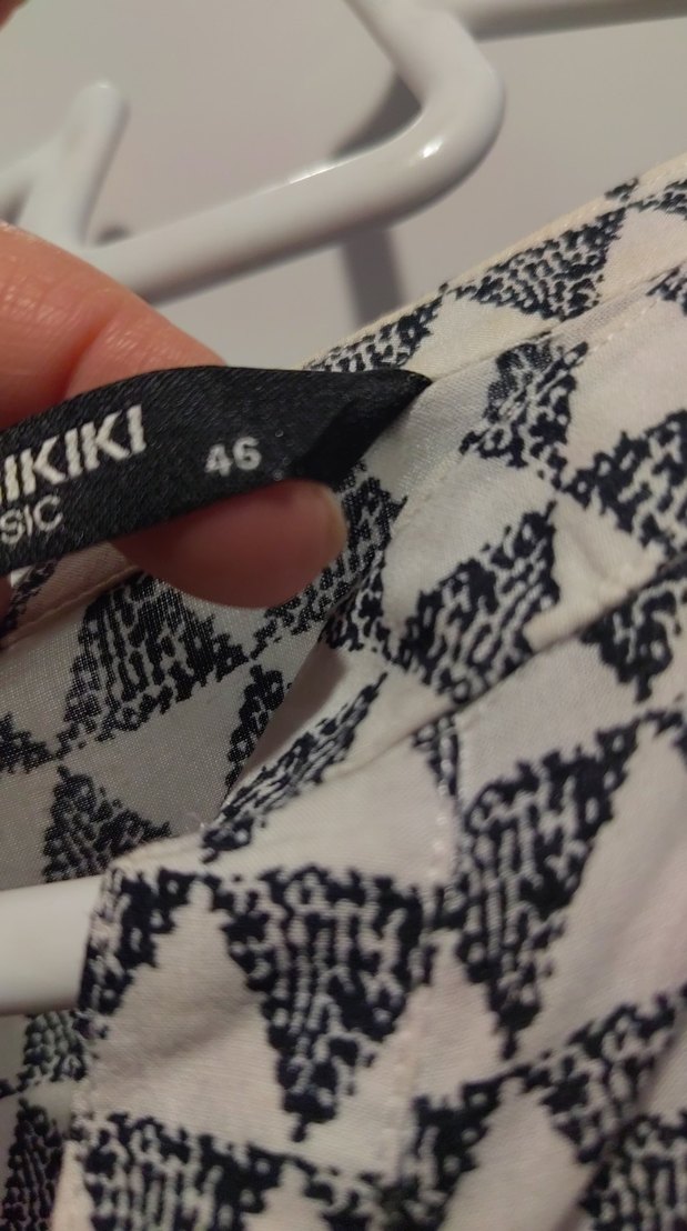 V Yaka Baskılı Kadın Tişört - Görsel 4