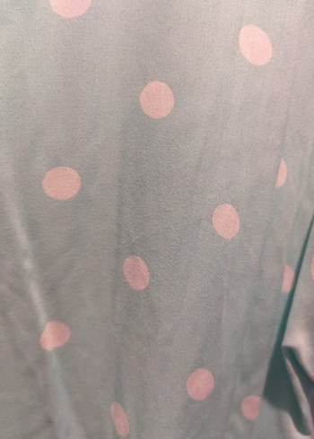 Turkuaz Puantiyeli  Tişörtü V Yaka - Görsel 4