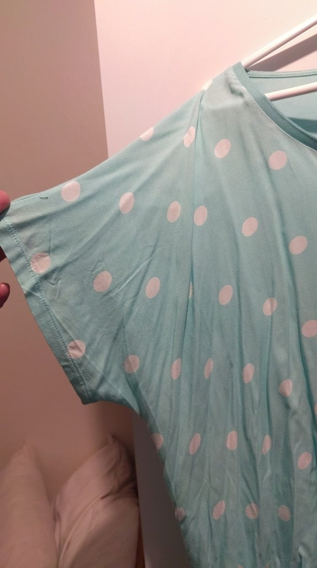 Turkuaz Puantiyeli  Tişörtü V Yaka - Görsel 2