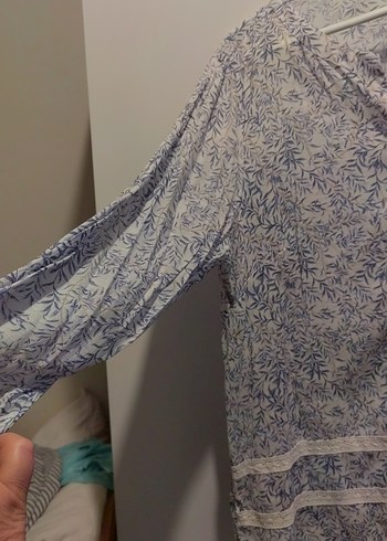 Bohem V Yaka Düğmeli Gri Desenli Kadın Bluz - Görsel 4