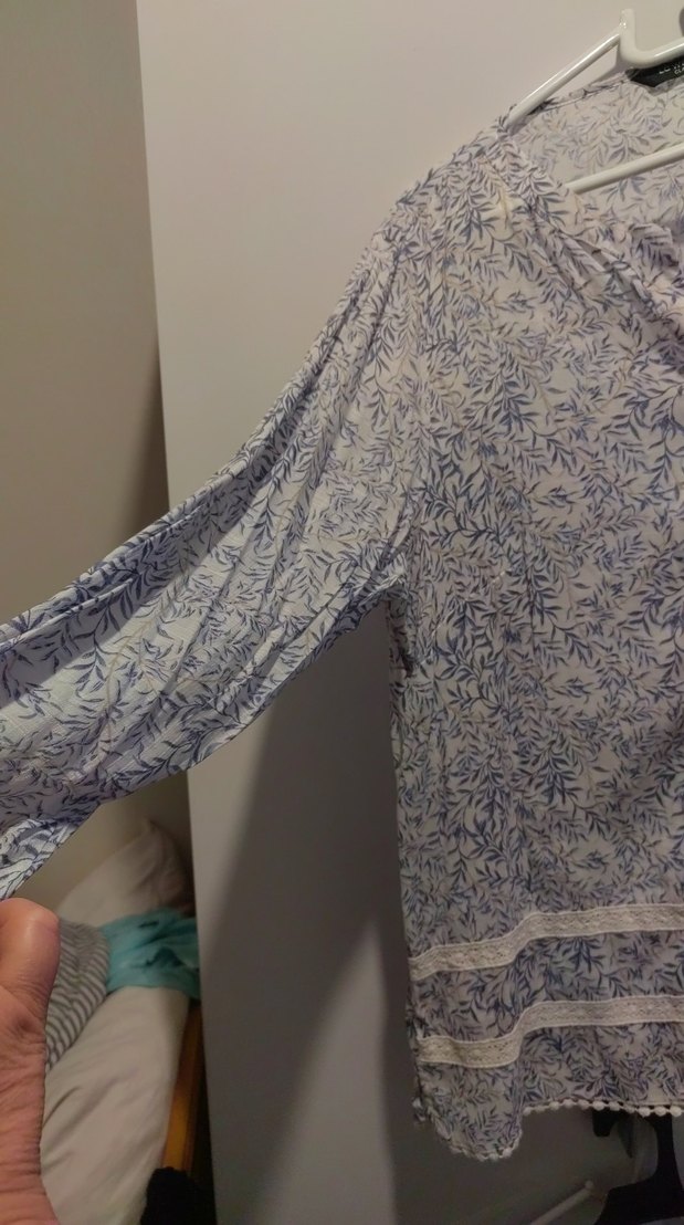 Bohem V Yaka Düğmeli Gri Desenli Kadın Bluz - Görsel 4