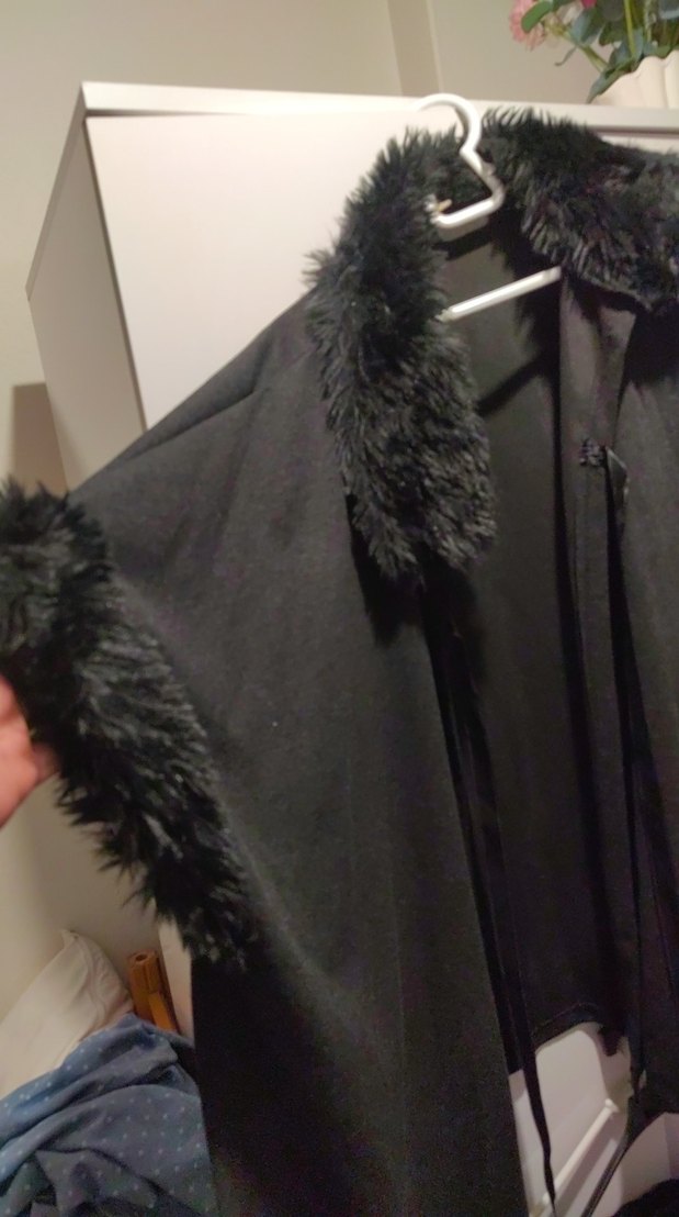 Siyah Kürklü Midi Kadın Pelerin - Görsel 2