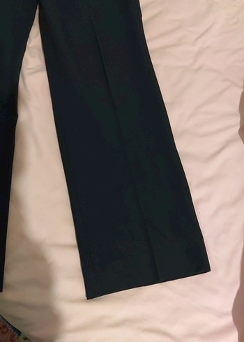 Kadın Siyah Kumaş Kemerli Normal Kesim Pantolon - Görsel 2