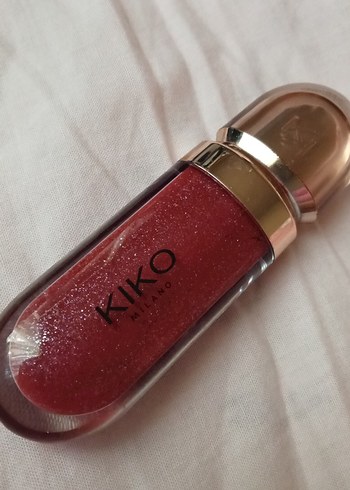 Parlak Kırmızı Sıvı Ruj - Görsel 2