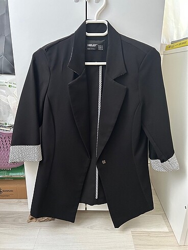 helly marka m beden az kullanıldı