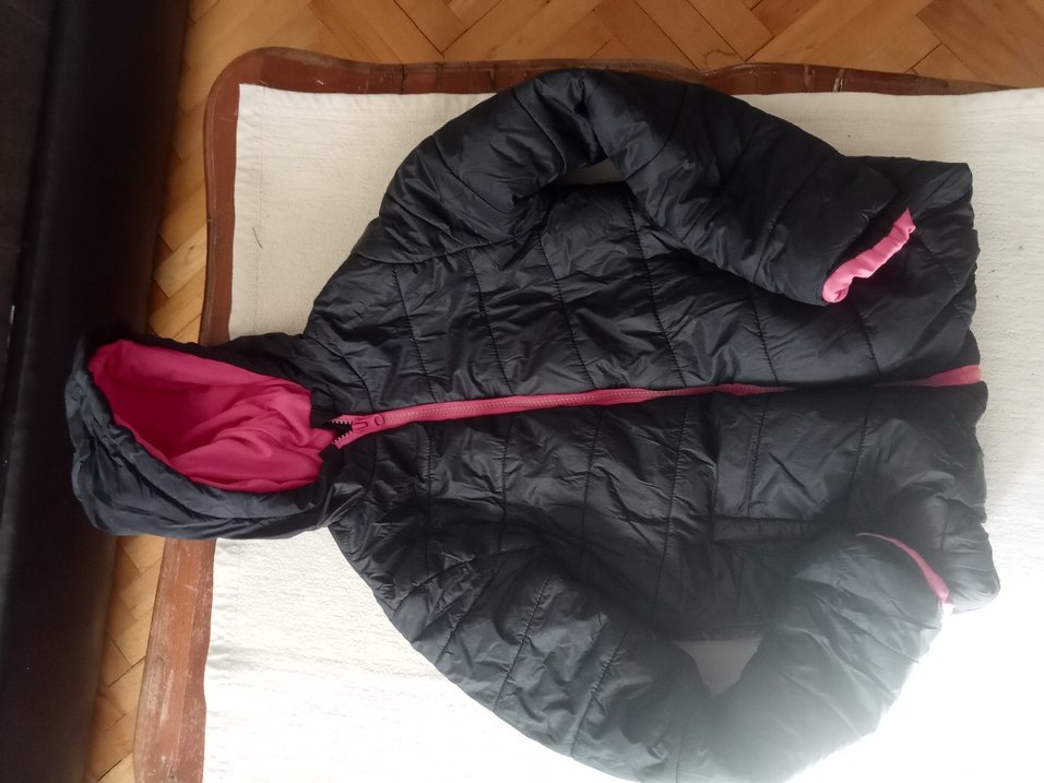 Kız Çocuk Siyah Kapüşonlu Fermuarlı Mont - Görsel 2