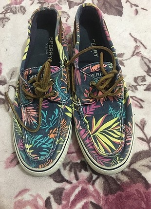 Sperry ayakkabı