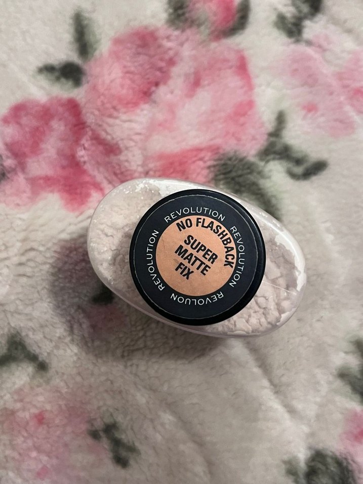 Revolution Yarı Saydam Loose Baking Toz Pudra - Görsel 4