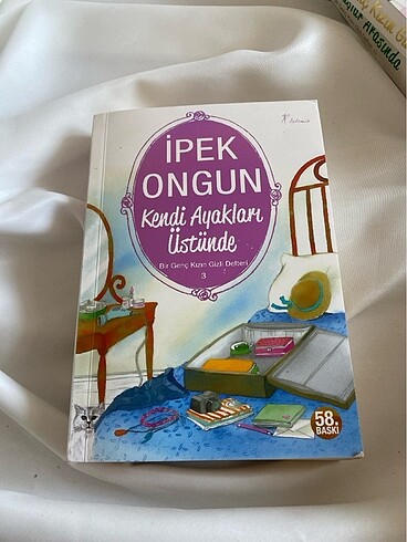 Bir Genç Kızın Gizli Defteri 3 (Kendi Ayakları Üstünde)-İpek Ong
