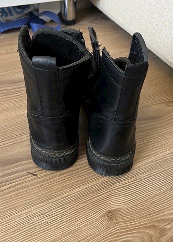 38 Beden Siyah Deri Bağcıklı Punk Tarzı Botlar
