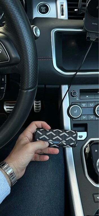 IQS İluma Prime Siyah Goyard Kılıf