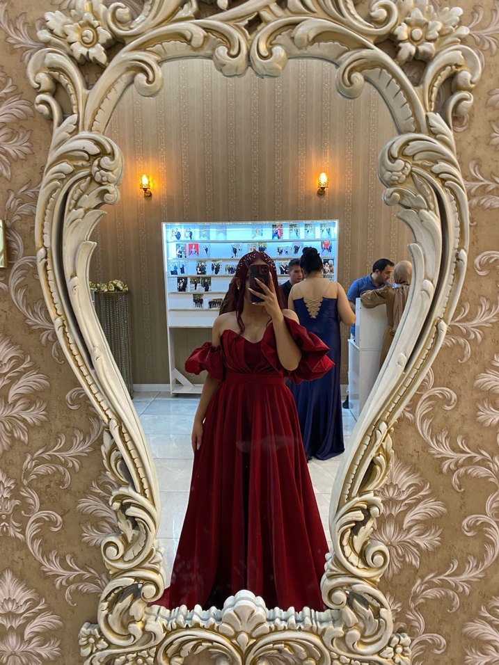 Bordo Uzun Drapeli Straplez Kadın Abiye - Görsel 2