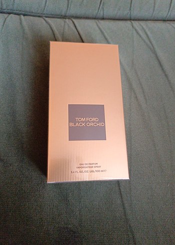 Tom Ford Black Orchid Erkek Parfümü 100 ml - Görsel 3