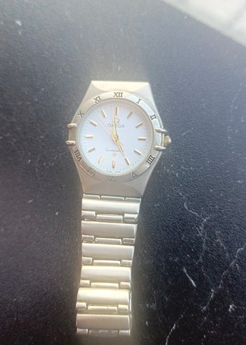 OMEGA saat