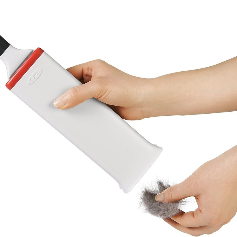 Oxo Good Grips FurLifter kendini temizleyen tüy/mobilya fırçası - Görsel 5