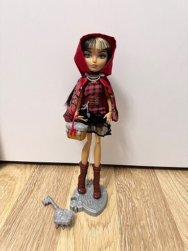 Ever After High ? Cerise Hood Bebek
