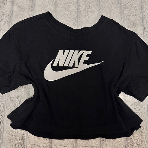 Nike T-Shirt - Small