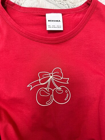 l Beden kırmızı Renk Bershka Red Cherry T-Shirt