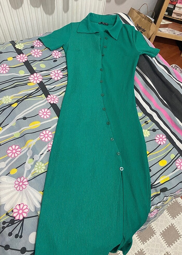 Yeşil düğmeli elbise - Görsel 2
