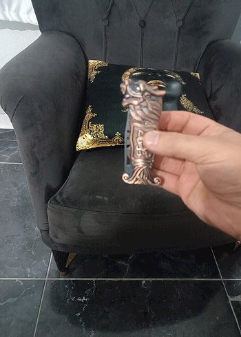 Altın Renkli Yılan Desenli Broş