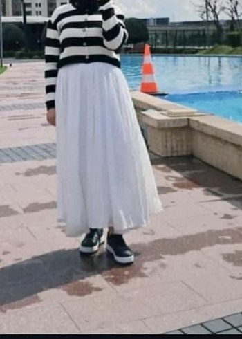 Kadın Beyaz Pilili Uzun Etek